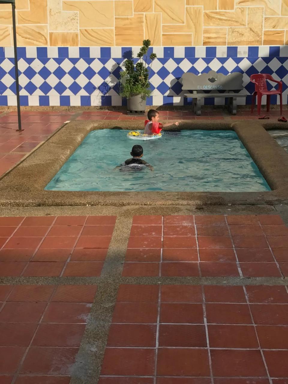 Hotel Y Balneario El Descanso Villavicencio Luaran gambar